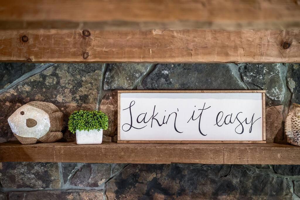 Rustic Cabin, Dock, Firepit, Kayaks & Games Winchester Exteriér fotografie