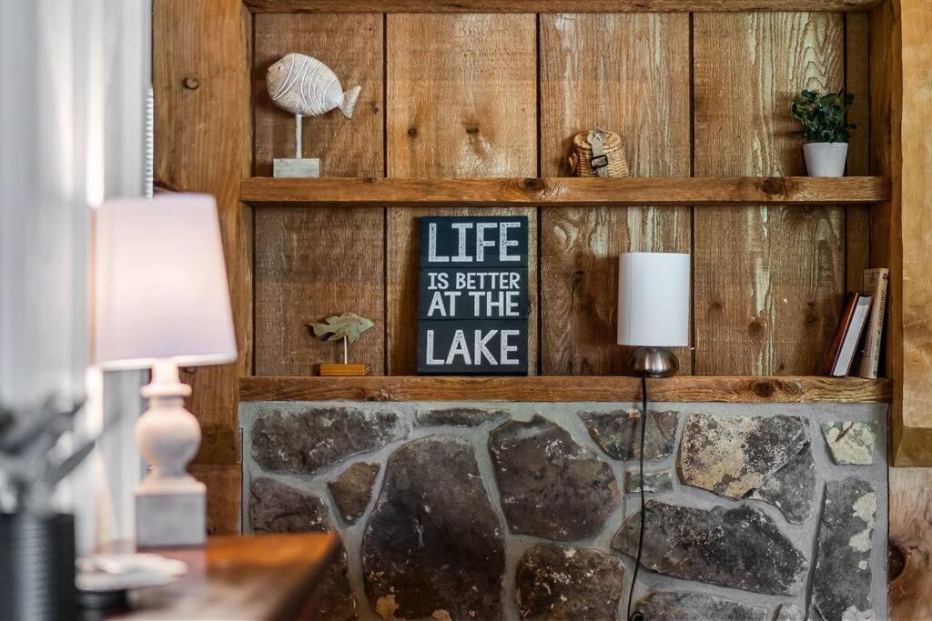 Rustic Cabin, Dock, Firepit, Kayaks & Games Winchester Exteriér fotografie