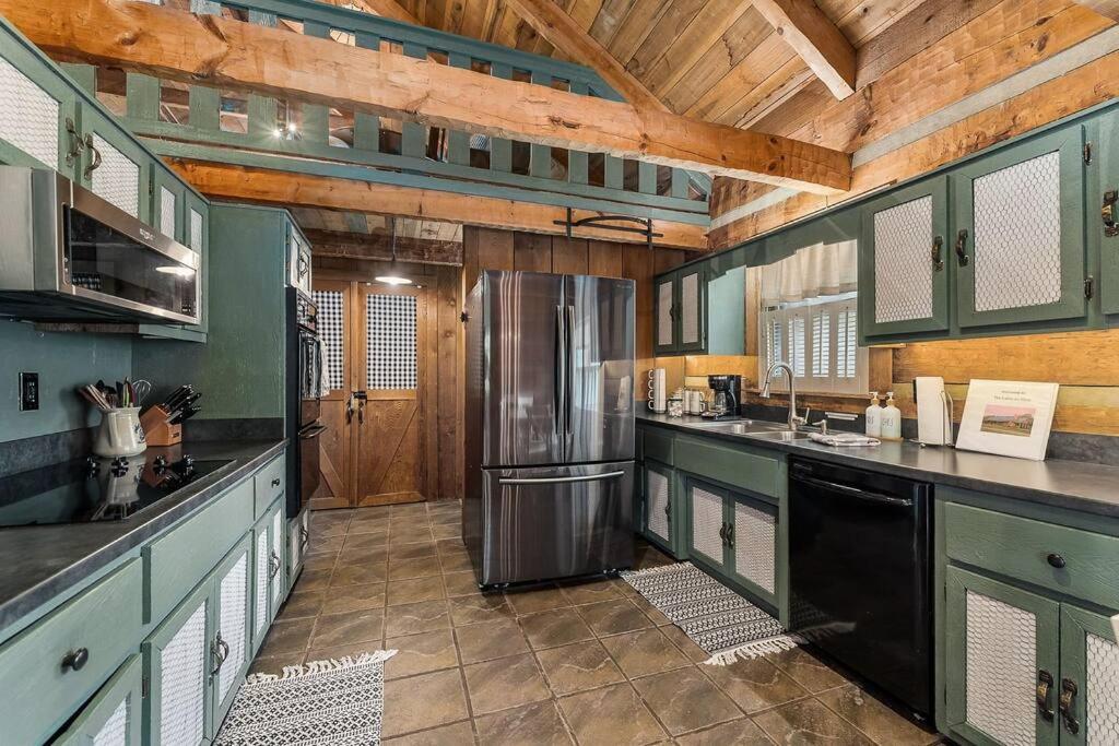 Rustic Cabin, Dock, Firepit, Kayaks & Games Winchester Exteriér fotografie