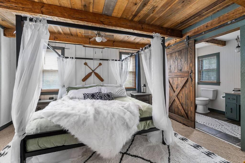 Rustic Cabin, Dock, Firepit, Kayaks & Games Winchester Exteriér fotografie