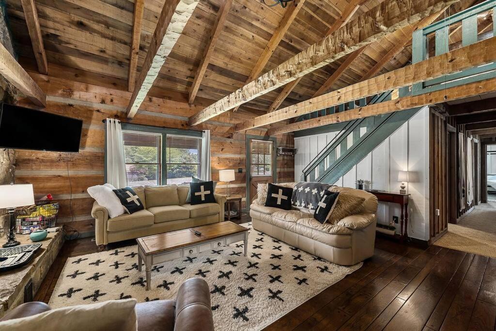 Rustic Cabin, Dock, Firepit, Kayaks & Games Winchester Exteriér fotografie